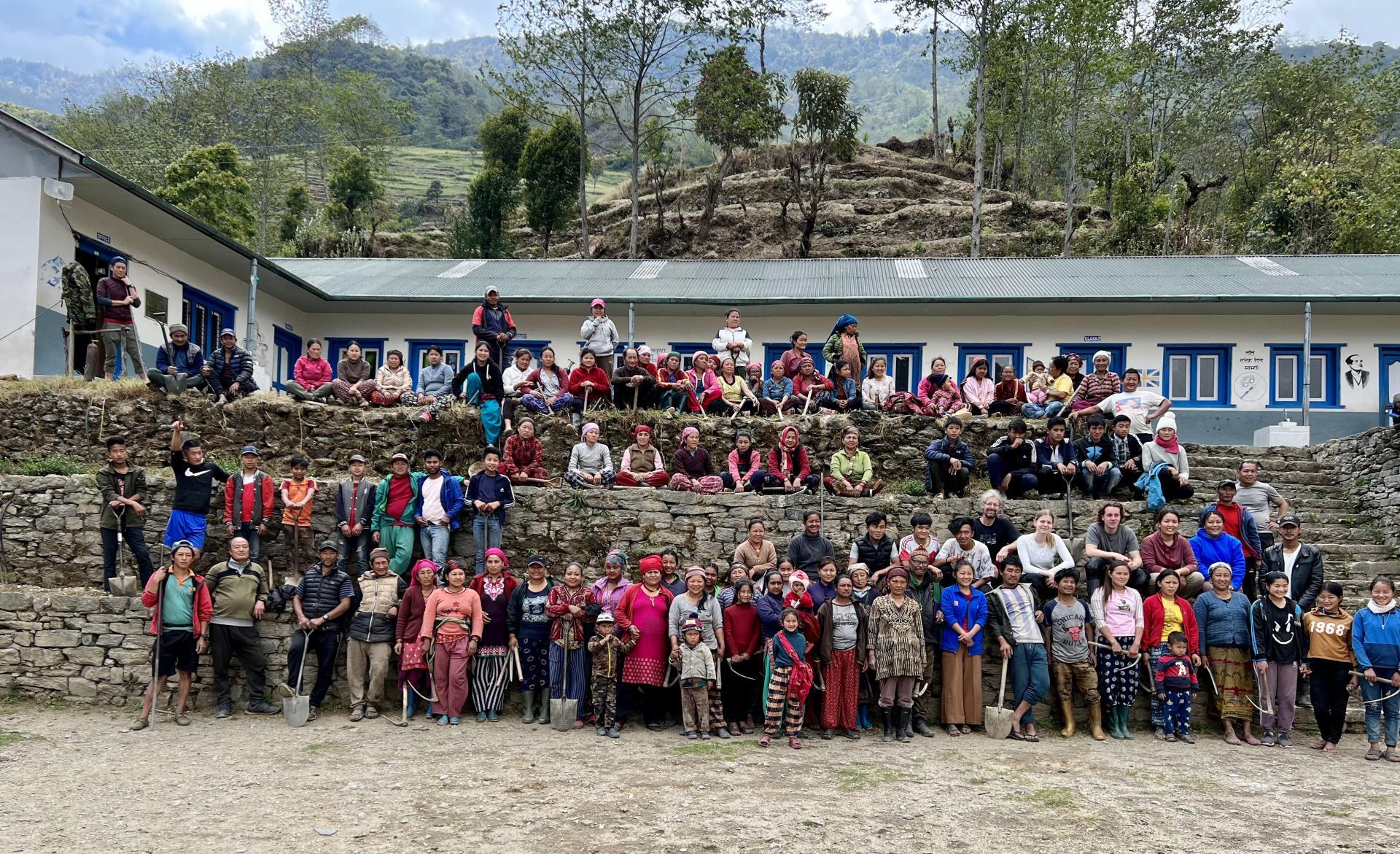 Gruppenbild mit allen Helfer:innen