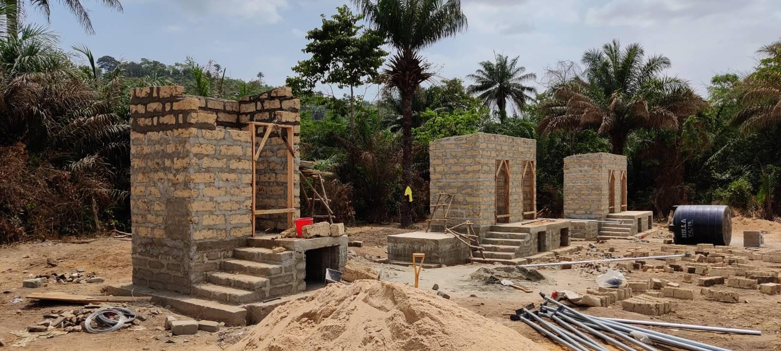 Sierra Leone, Toilettenbau, Oberbau, Entwicklungshilfe, Ingenieure ohne Grenzen
