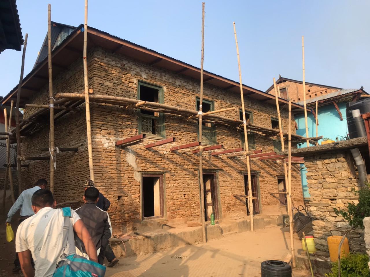 Sanierung Lurpung - Saniertes Haus, eingerüstet