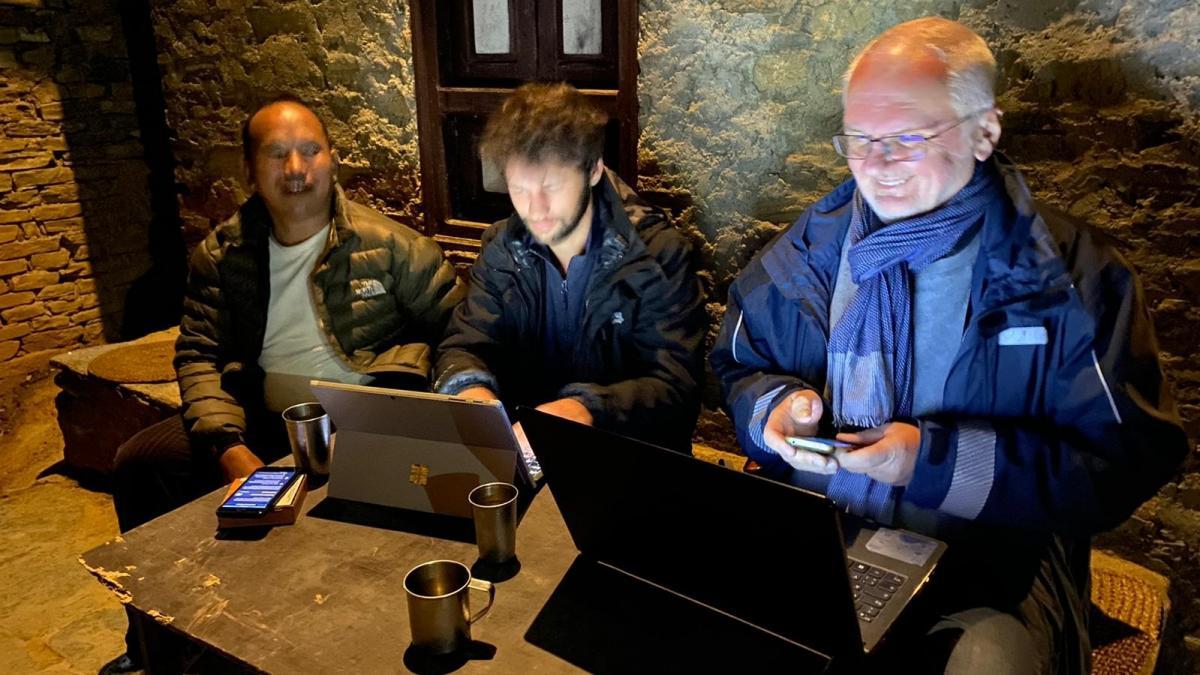 Computerarbeit in der Unterkunft