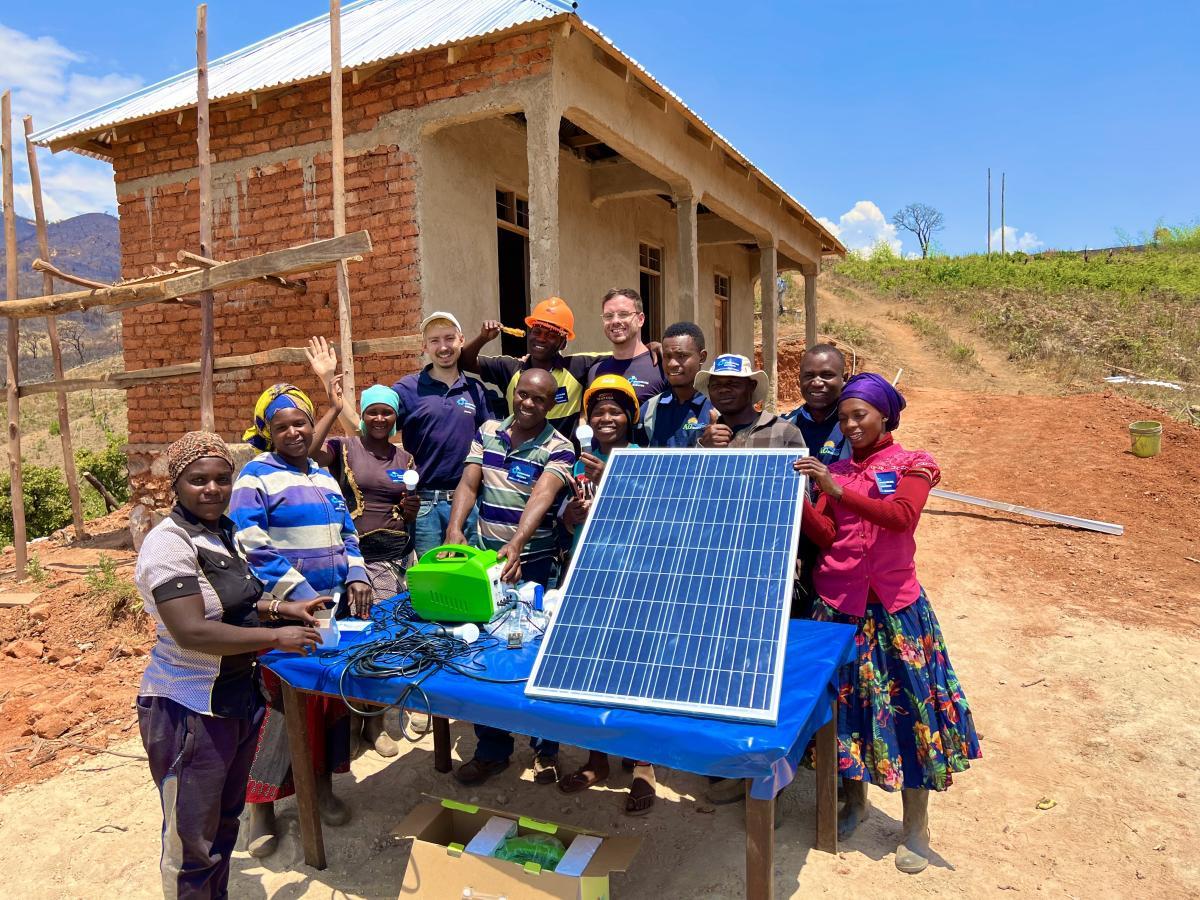 PASEP TZA-IOG31_Gruppenbild_Solar_Ausreise_2022