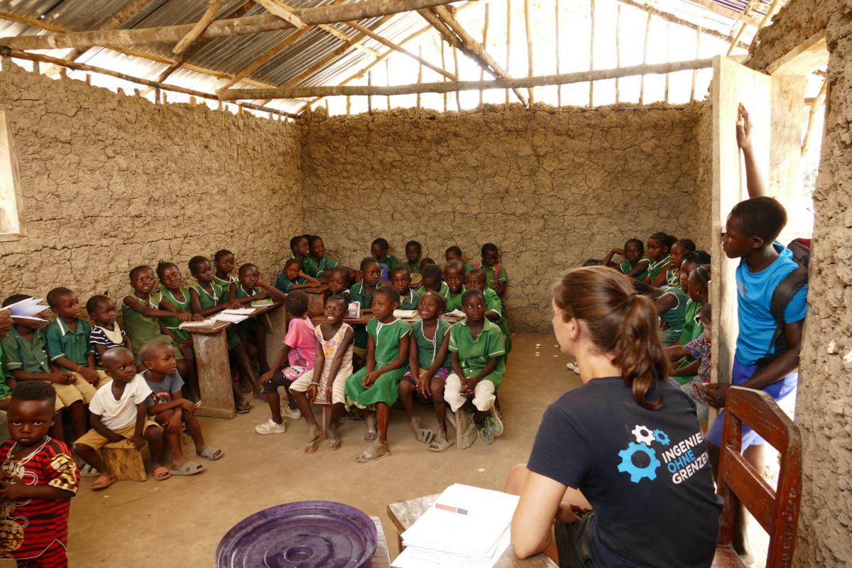 Sierra Leone, Ingenieure ohne Grenzen, Entwicklungshilfe, Schulstunde, TTTs, Toilettenbau