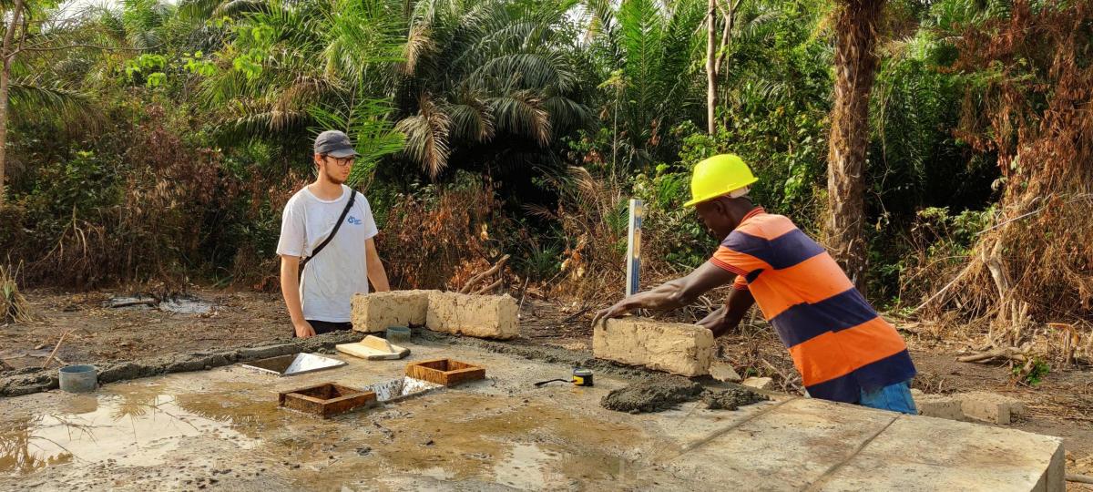 Sierra Leone, Trockentrenntoiletten, Toilettenbau, Entwicklungshilfe, TTT Bodenplatte