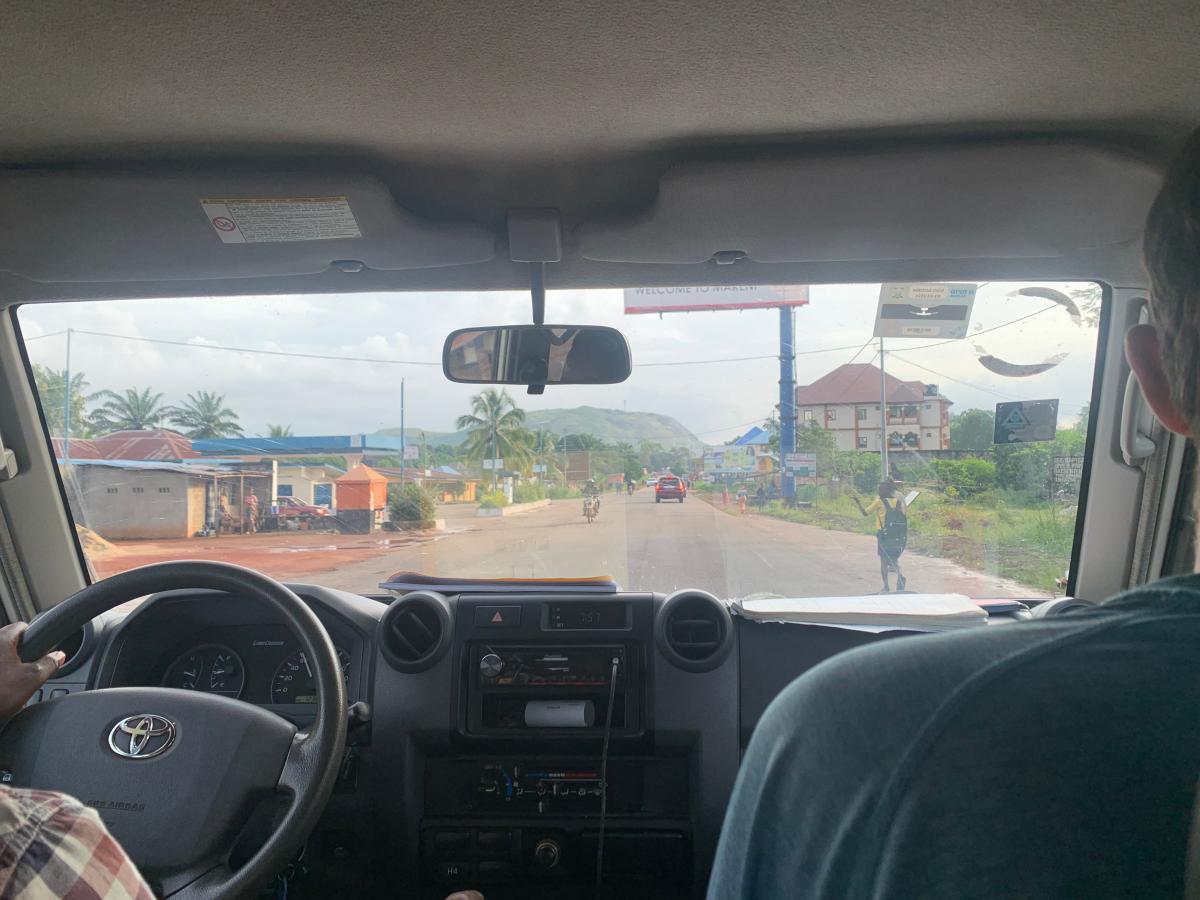 Fahrt nach Makeni - Blick aus dem Auto