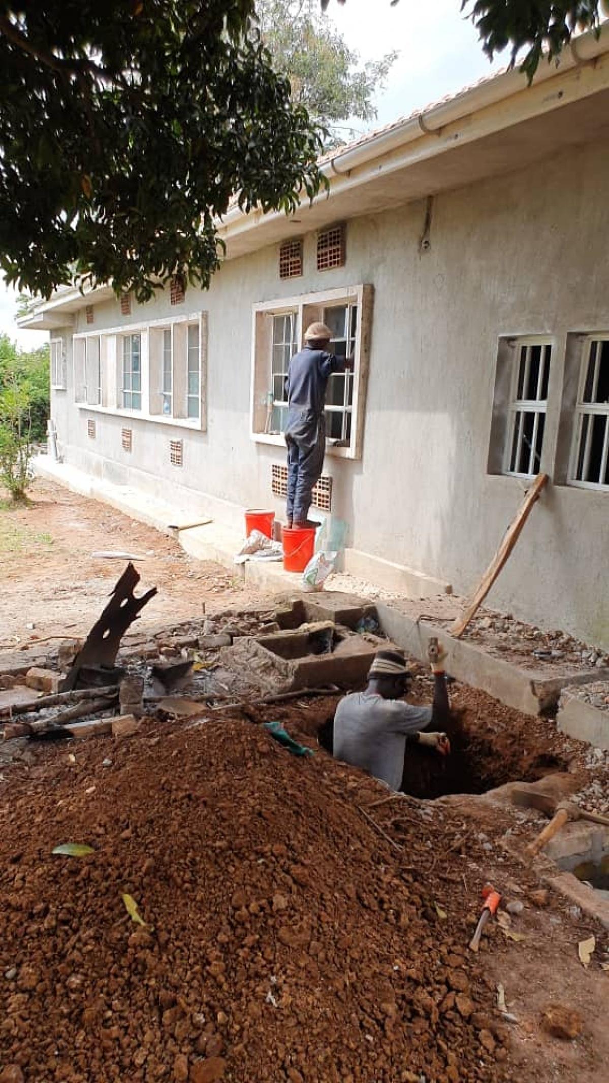 ENDSPURT: UNSER GESUNDHEITSZENTRUM IN KAKO, UGANDA WIRD DEMNÄCHST FERTIG!
