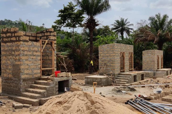 Sierra Leone, Toilettenbau, Oberbau, Entwicklungshilfe, Ingenieure ohne Grenzen