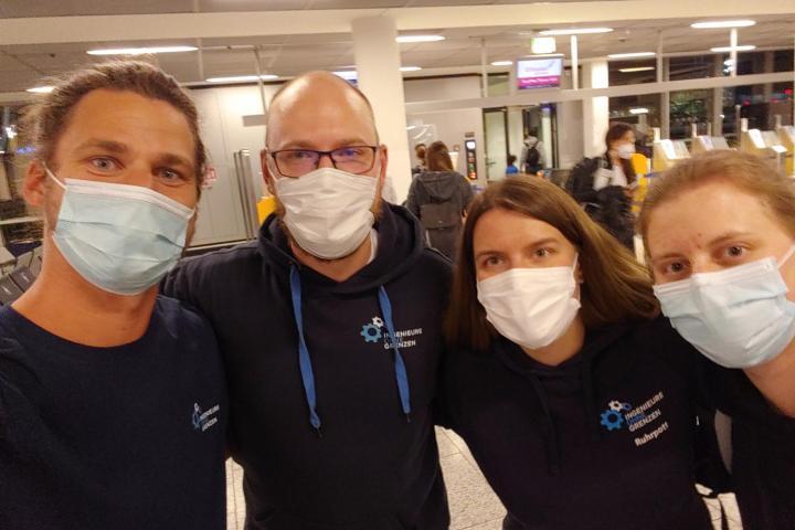 Projektteam vor Abflug