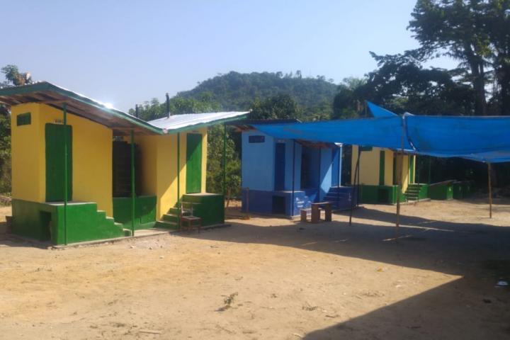 Wir bauen Trockentrenntoiletten in Sierra Leone