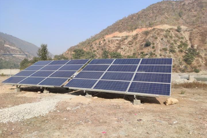 NEUES WASSERSYSTEM FÜR DIE DÖRFER CHAINPUR UND TINKHOPRE IN NEPAL