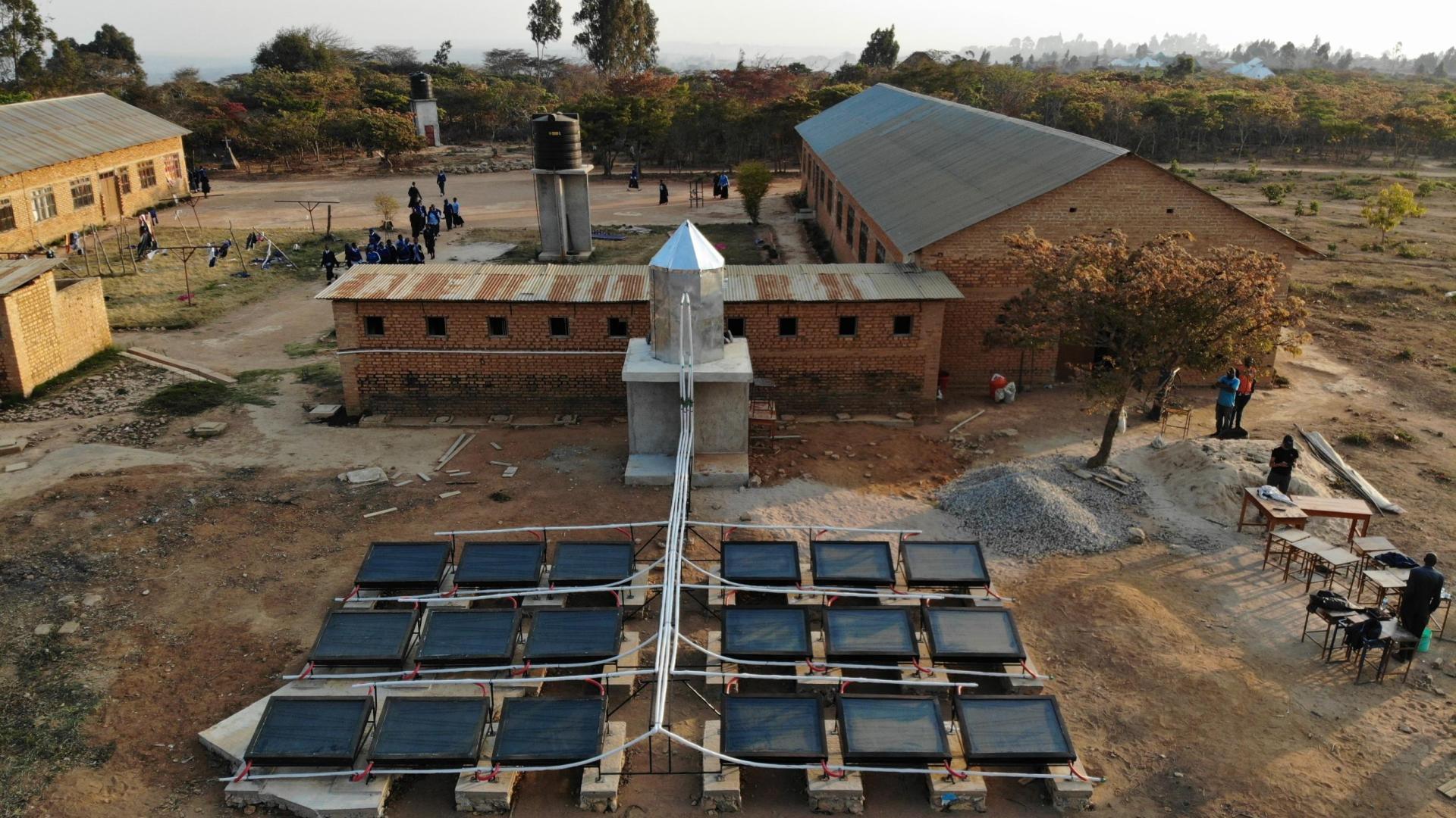 Foto der solaren Warmwasseranlage Implementierung 2022