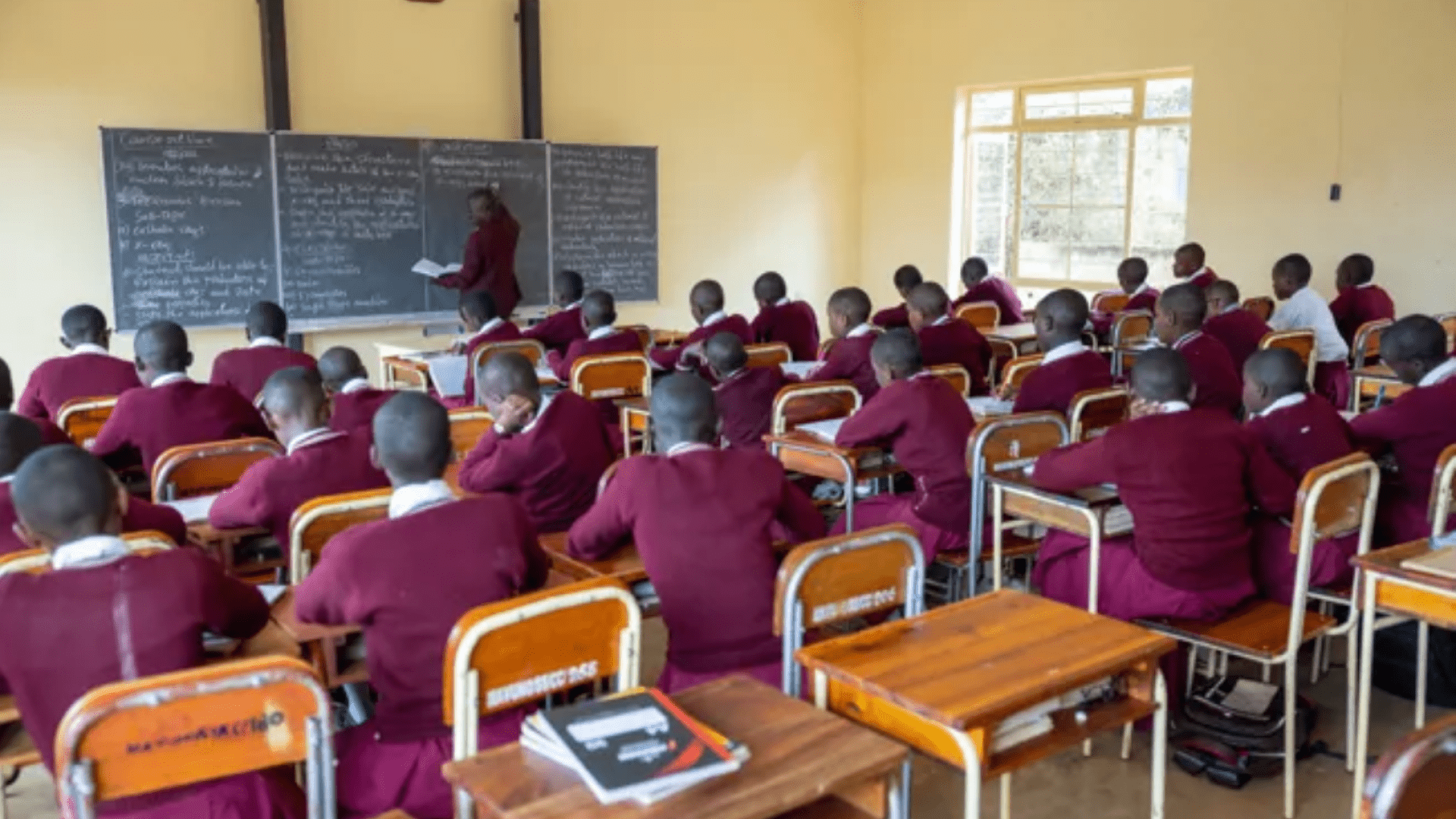 Schulklasse im Unterricht in Tanzania