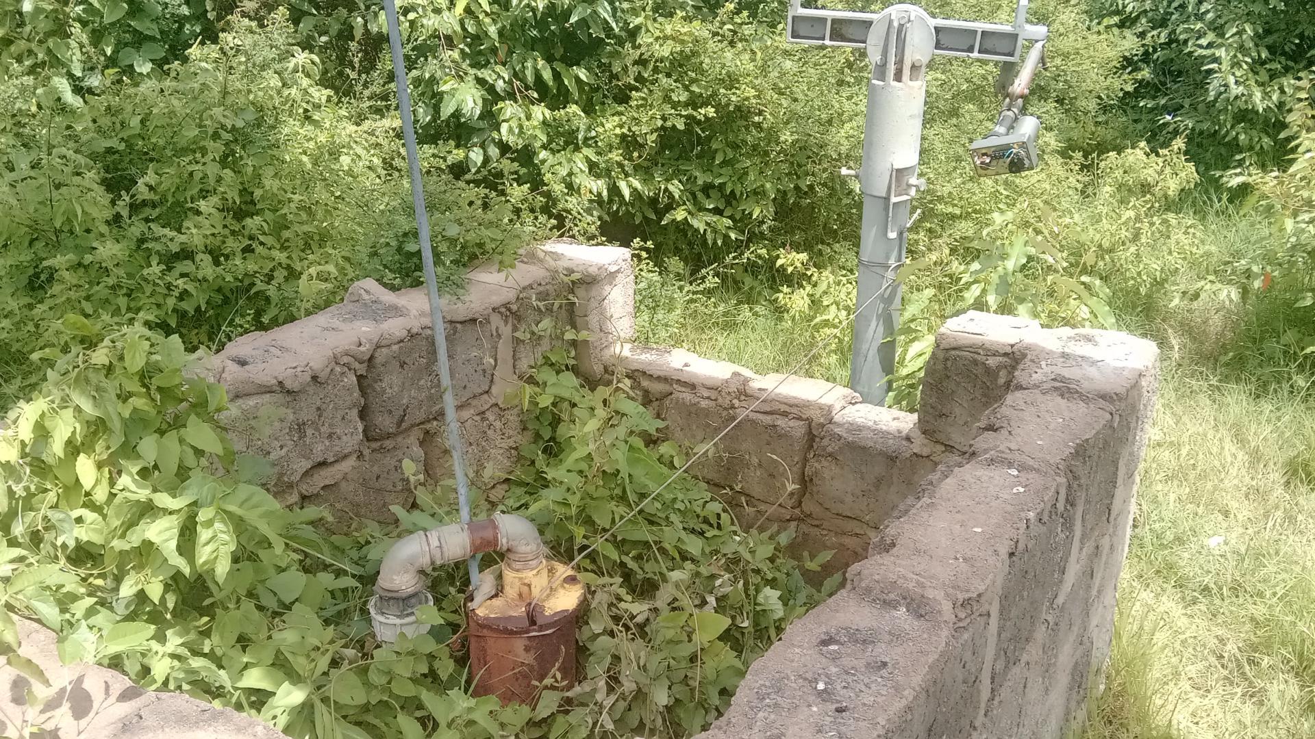 Kenia: Sekenani Girls High School - Brunnen Absperrung