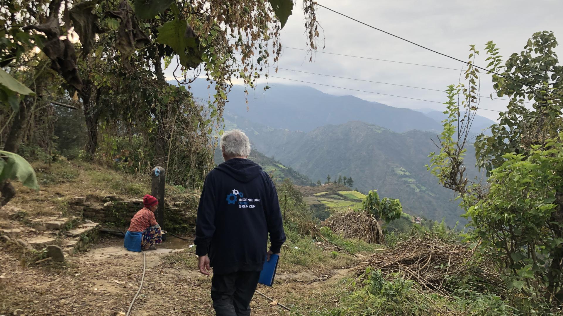 Ehrenamtlicher von Ingenieure ohne Grenzen in Lurpung, Nepal