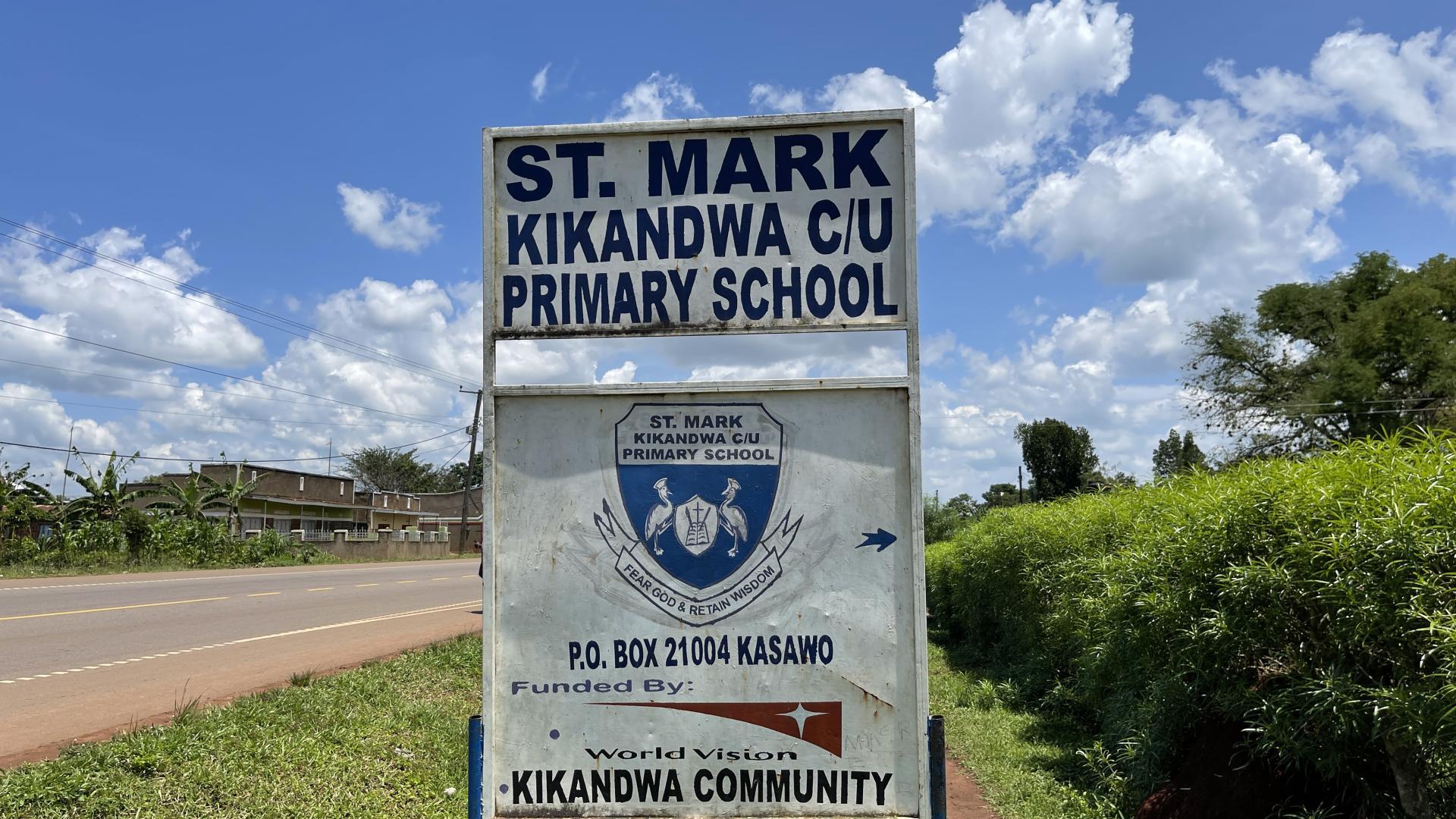Schild St.-Mark-Kikandwa-Grundschule